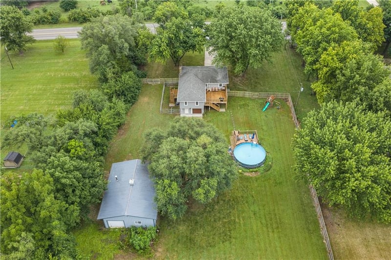 13968 Mcintyre Rd, Leavenworth, KS 66048