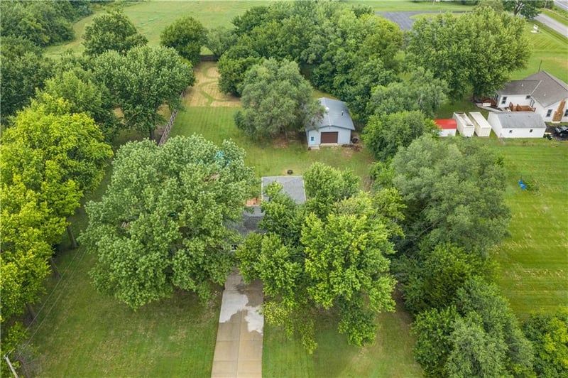 13968 Mcintyre Rd, Leavenworth, KS 66048