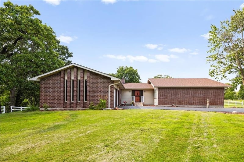 13312 Riverview Ave, Bonner Springs, KS 66012