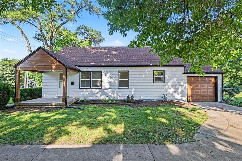 5016 51st St, Roeland Park, KS 66205