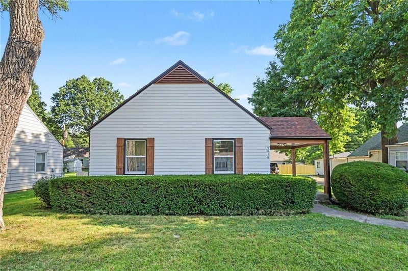 5016 51st St, Roeland Park, KS 66205