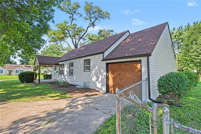 5016 51st St, Roeland Park, KS 66205