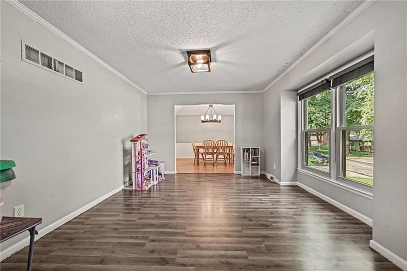 1008 SW 19th Street Ter, Blue Springs, MO 64015