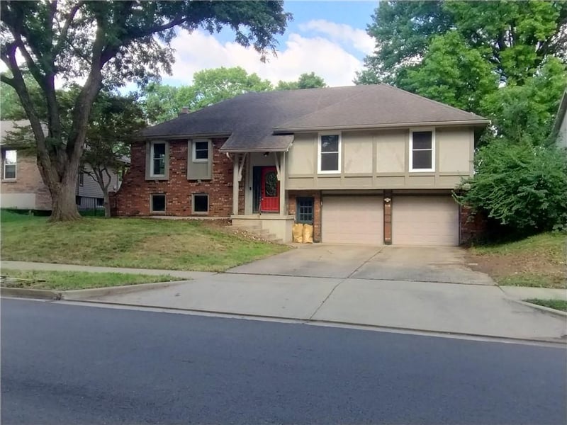 16405 Spring Valley Rd, Belton, MO 64012