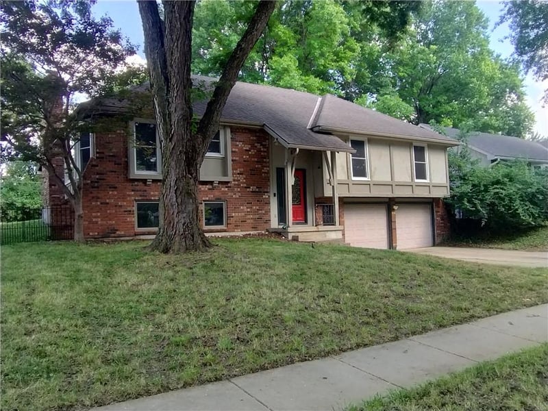 16405 Spring Valley Rd, Belton, MO 64012