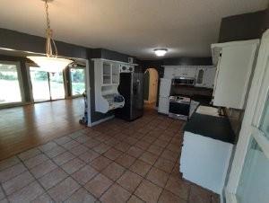 16405 Spring Valley Rd, Belton, MO 64012