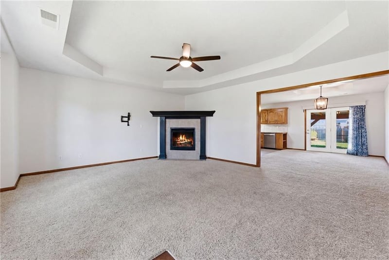 2104 Cherokee Dr, Greenwood, MO 64034