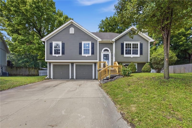 18805 12th Street Ct, Independence, MO 64057