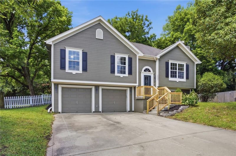 18805 12th Street Ct, Independence, MO 64057