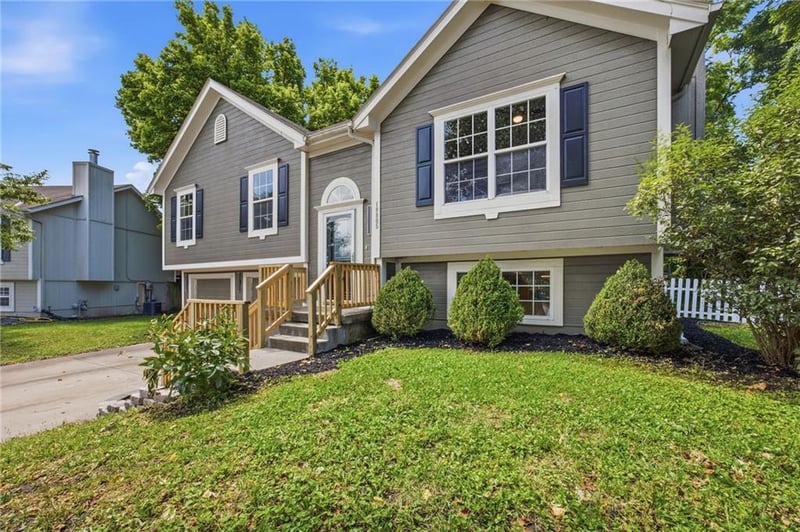 18805 12th Street Ct, Independence, MO 64057