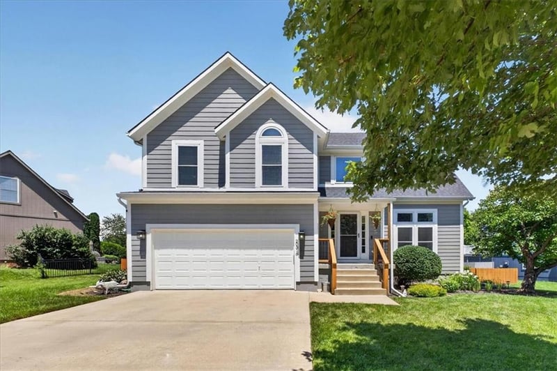 20316 W 219th St, Spring Hill, KS 66083