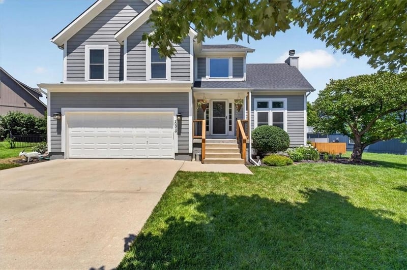 20316 W 219th St, Spring Hill, KS 66083