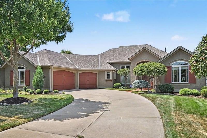 2812 102nd Ter, Kansas City, MO 64155