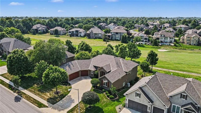 2812 102nd Ter, Kansas City, MO 64155