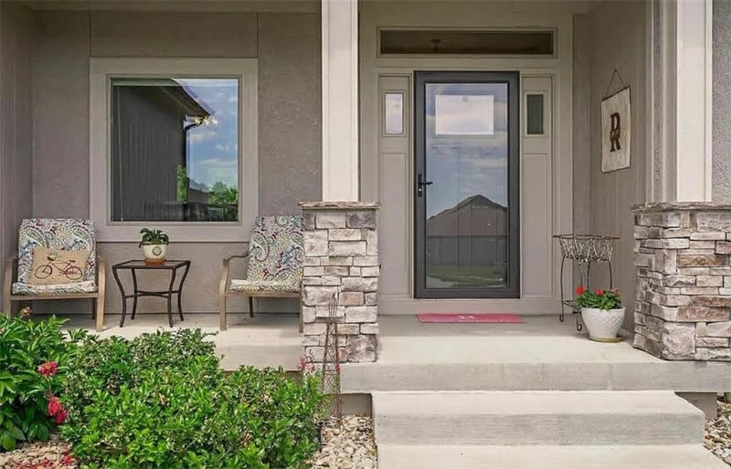9305 Sushi Cir, Lee's Summit, MO 64064