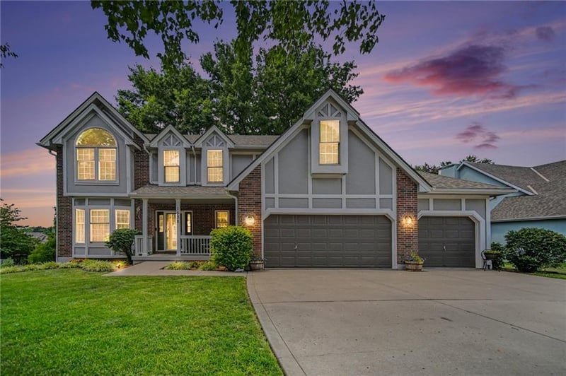 1538 Canterbury Ln, Liberty, MO 64068