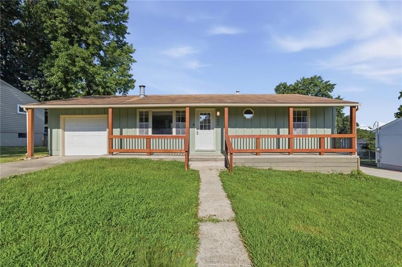 209 Western St, Leavenworth, KS 66048