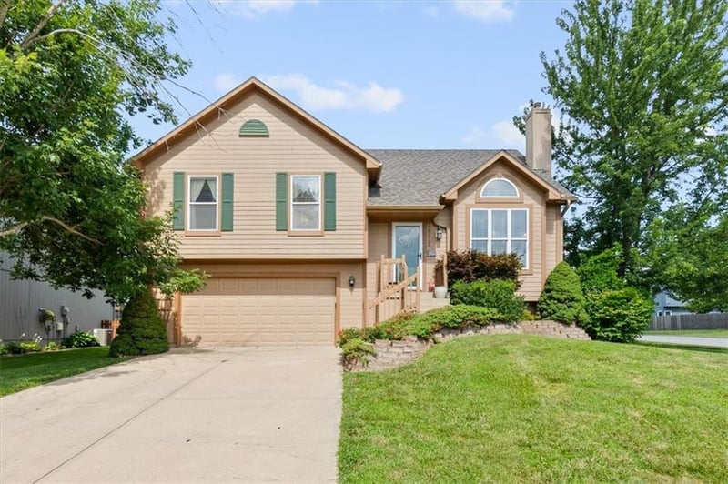 16312 Blake St, Olathe, KS 66062