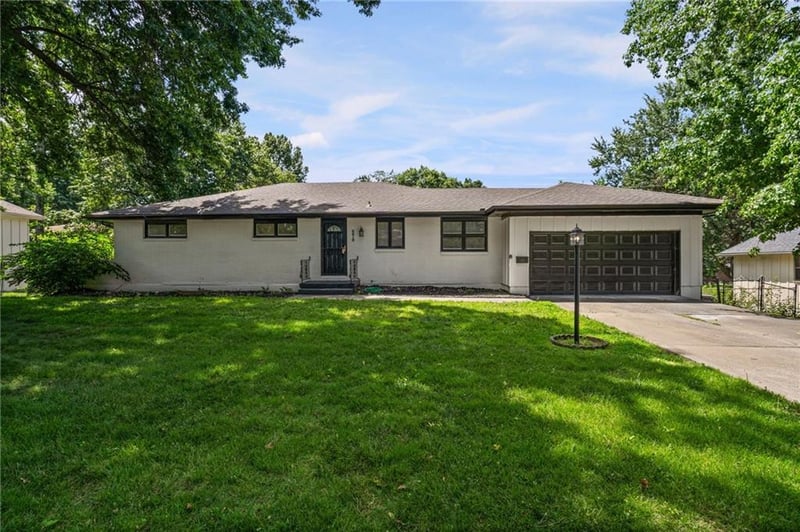 8819 61st St, Raytown, MO 64133
