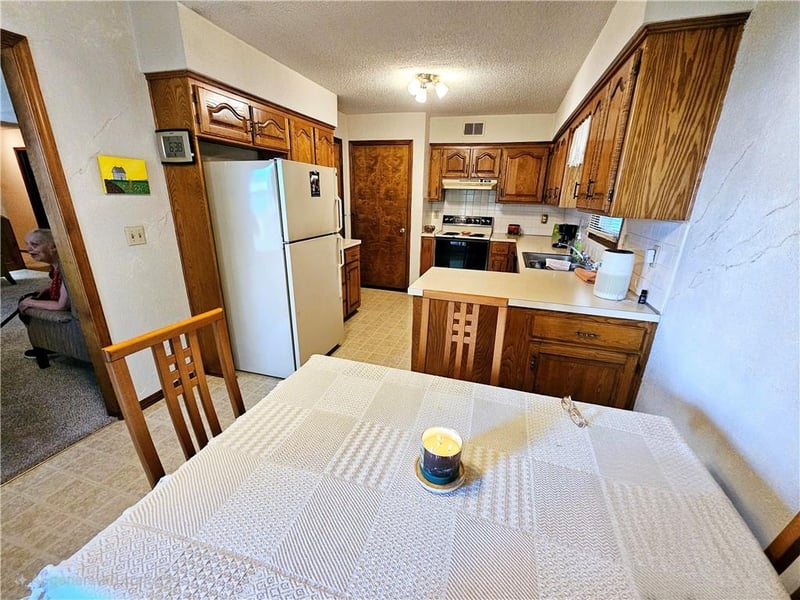 15293 Conser St, Overland Park, KS 66223