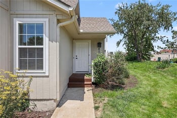 8285 N Revere Ave, Kansas City, MO 64151