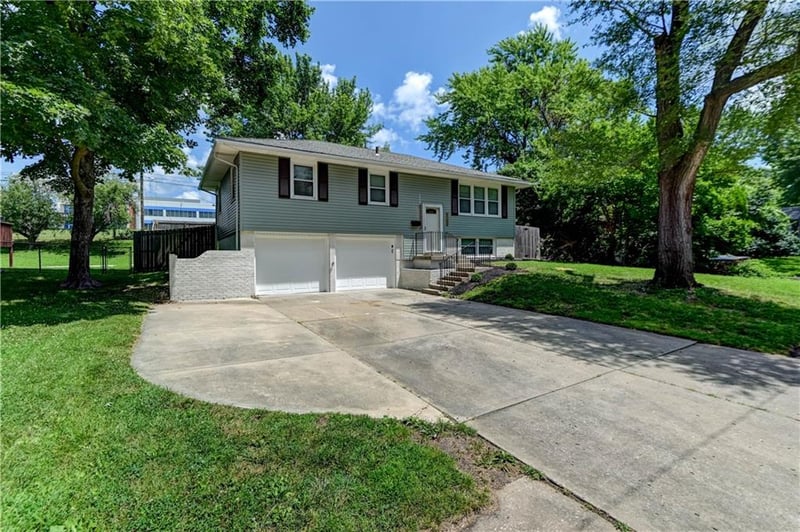 9732 E 50th St, Kansas City, MO 64133
