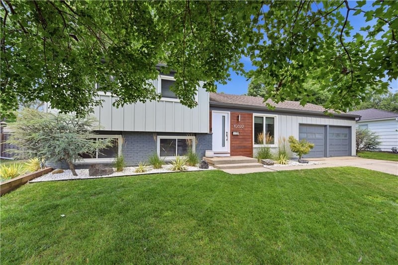 10322 Outlook Dr, Overland Park, KS 66207