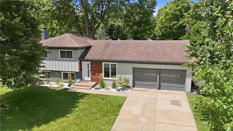 10322 Outlook Dr, Overland Park, KS 66207