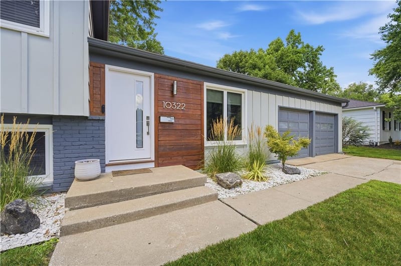 10322 Outlook Dr, Overland Park, KS 66207