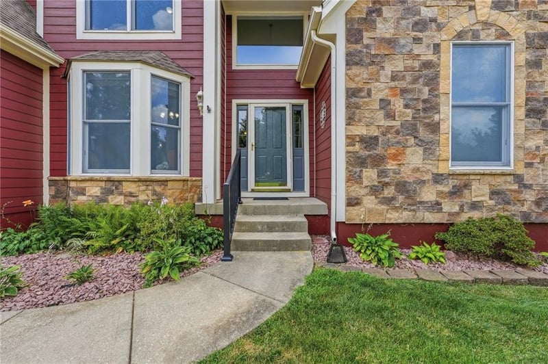 269 Overlook St, Olathe, KS 66061