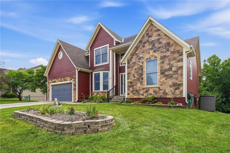 269 Overlook St, Olathe, KS 66061