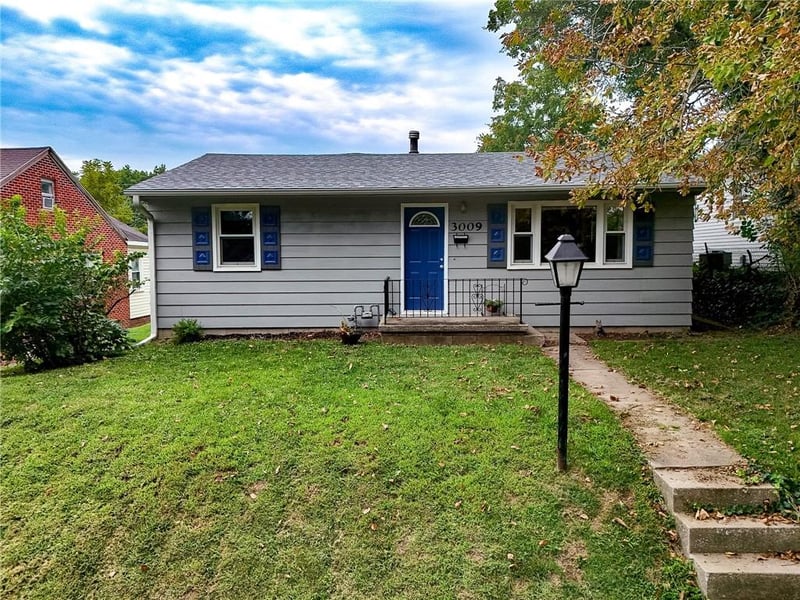 3009 Locust St, St Joseph, MO 64501