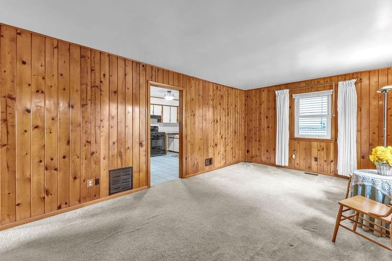 3009 Locust St, St Joseph, MO 64501