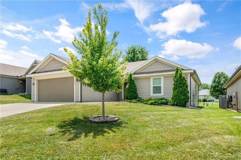 116 Sivley St, Peculiar, MO 64078