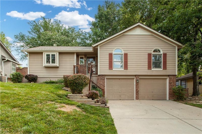 1112 24th Street Ct, Blue Springs, MO 64015