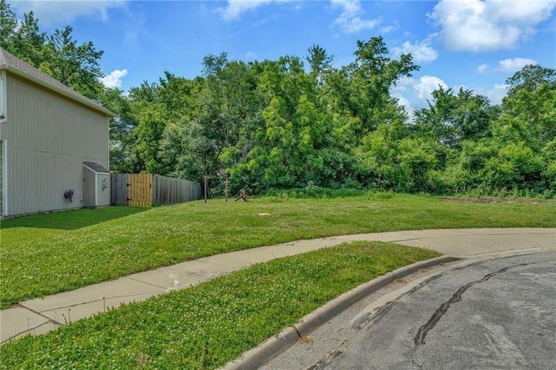 907 Anna Tappan Way, Lawrence, KS 66044