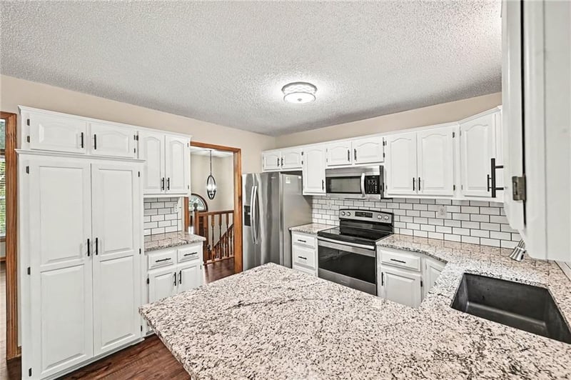 8325 Allenton Dr, Kansas City, MO 64151