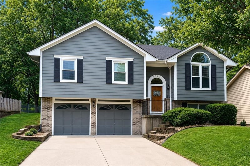 8325 Allenton Dr, Kansas City, MO 64151