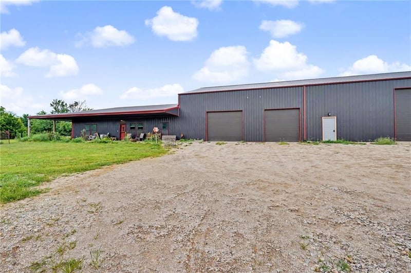 2216 Eisenhower Rd, Ottawa, KS 66067