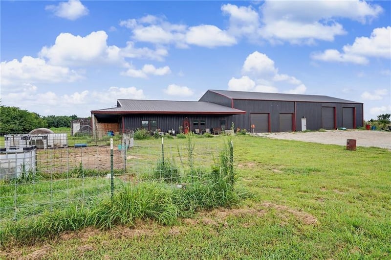 2216 Eisenhower Rd, Ottawa, KS 66067
