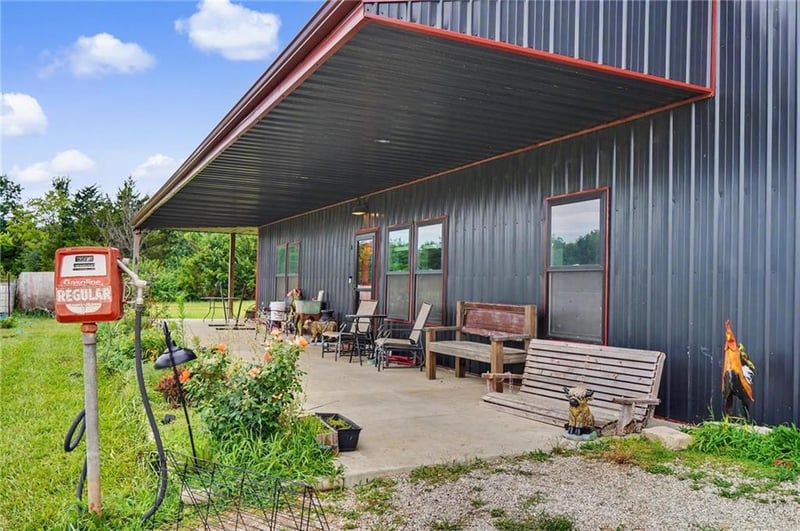 2216 Eisenhower Rd, Ottawa, KS 66067