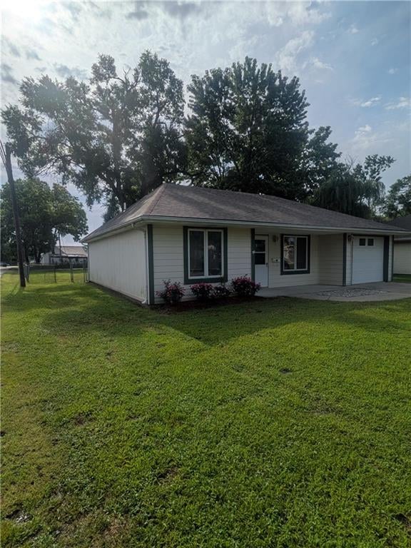 306 4th St, Odessa, MO 64076