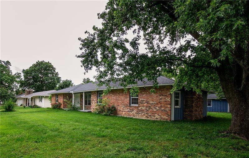 818 Sycamore St, Lacygne, KS 66040