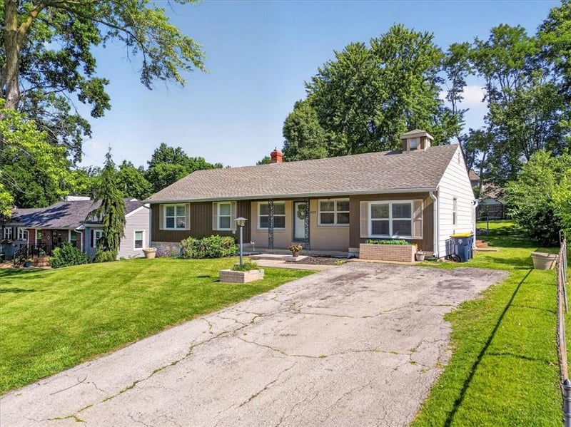 4320 56th St, Kansas City, MO 64119