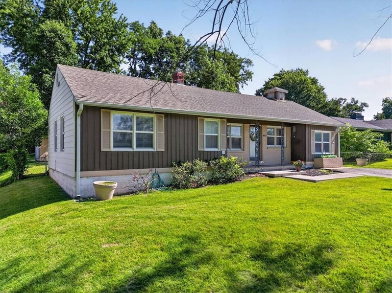 4320 56th St, Kansas City, MO 64119