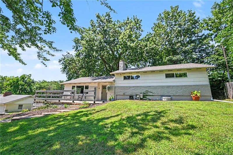 5808 Hutson Rd, Kansas City, MO 64151