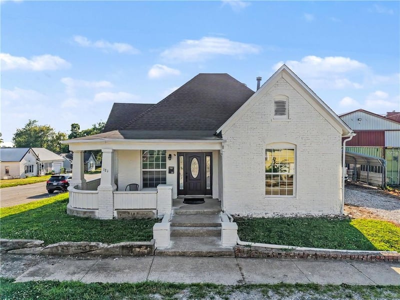 121 Water St, Milan, MO 63556