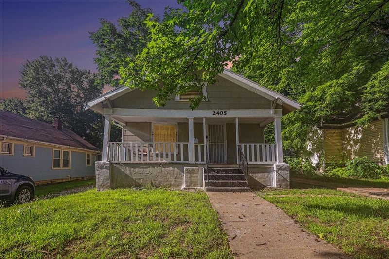 2405 E 68th St, Kansas City, MO 64132