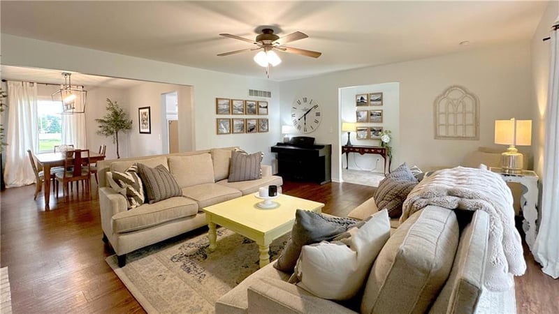 105 Broadway St, Grain Valley, MO 64029