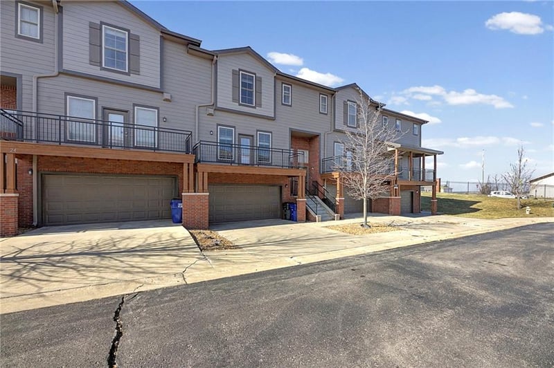 5245 Overland Dr #A17, Lawrence, KS 66049